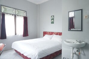 Standard Double Room | Bed sheets - Hotel O Guest House Zidan 21 (Tanahgrogot)