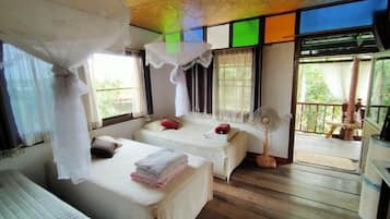 Casa | 2 quartos, quartos à prova de som, Wi-Fi de cortesia, roupa de cama