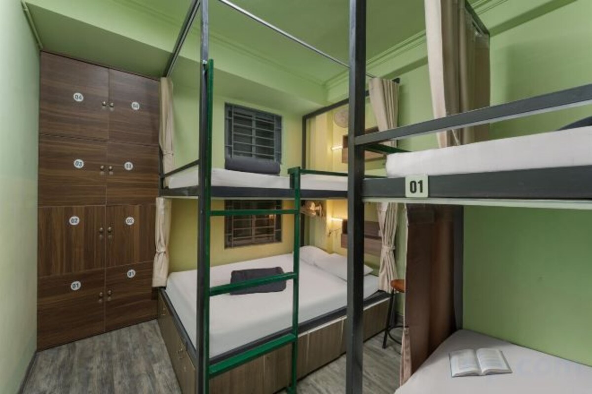 Desk, laptop workspace, WiFi (free), bed sheets