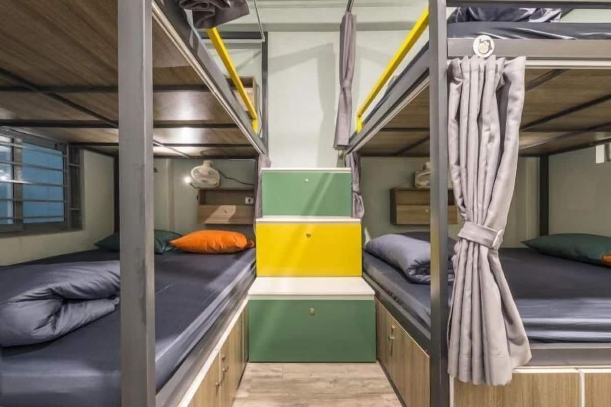 Desk, laptop workspace, free WiFi, bed sheets