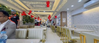 โรงแรมโรสการ์เดนพาเลซเรสเดนเชียล