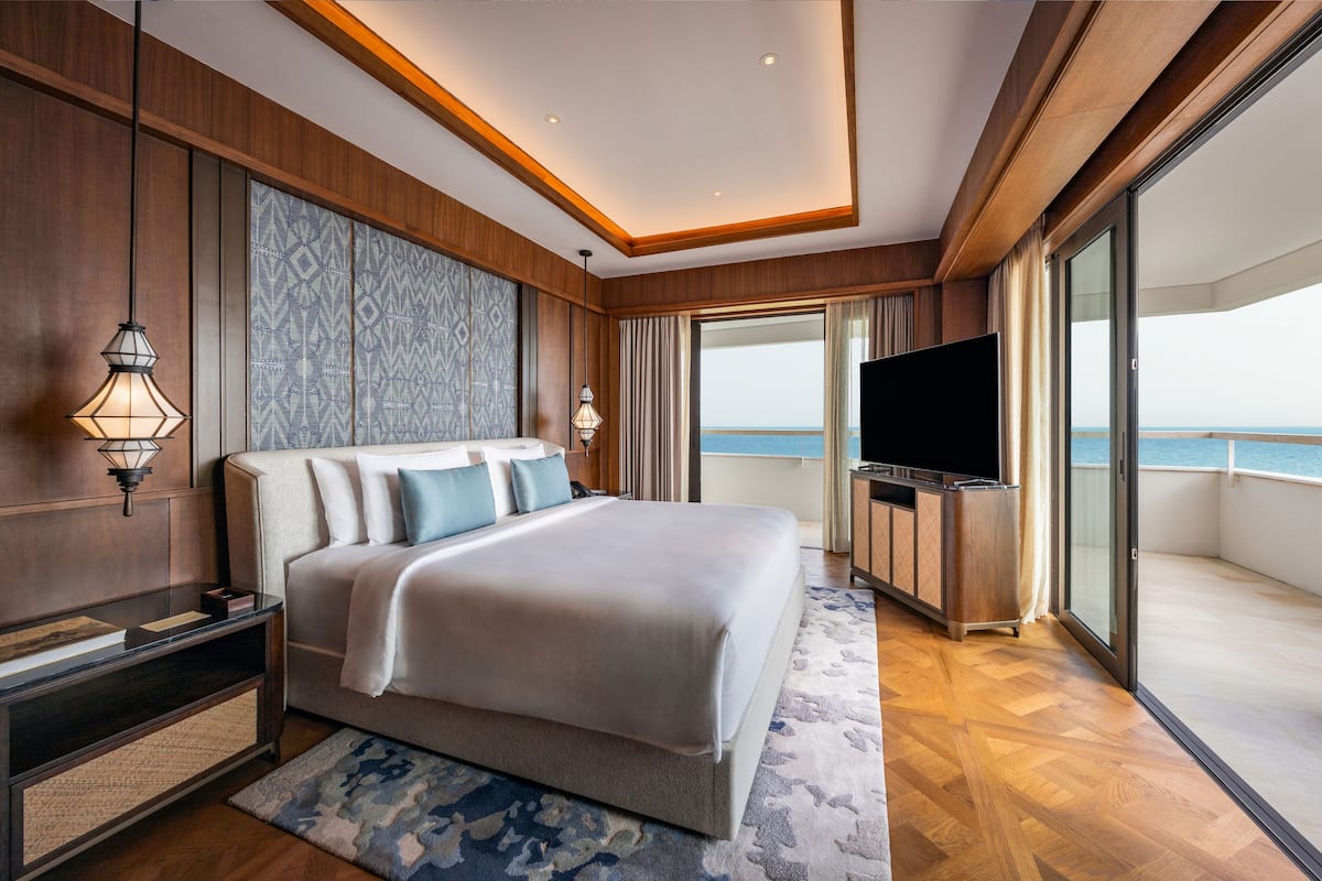 Bali Beach Suite Ocean View | In-room safe, desk, iron/ironing board, WiFi (free)