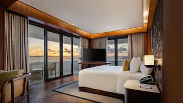 Executive Suite Ocean View | 1 多间卧室、客房内保险箱、办公桌、熨斗/熨衣板