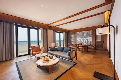 Royal Suite Ocean View | In-room safe, desk, iron/ironing board, free WiFi