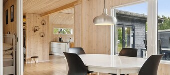 Lovely bright summer house in Marielyst