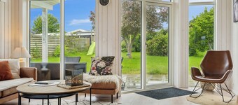 Cosy summerhouse near the waterfront