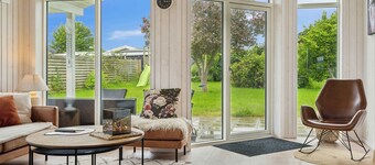 Cosy summerhouse near the waterfront