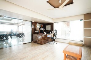 Lobby - Kaizen Stays & Resto (Wai)