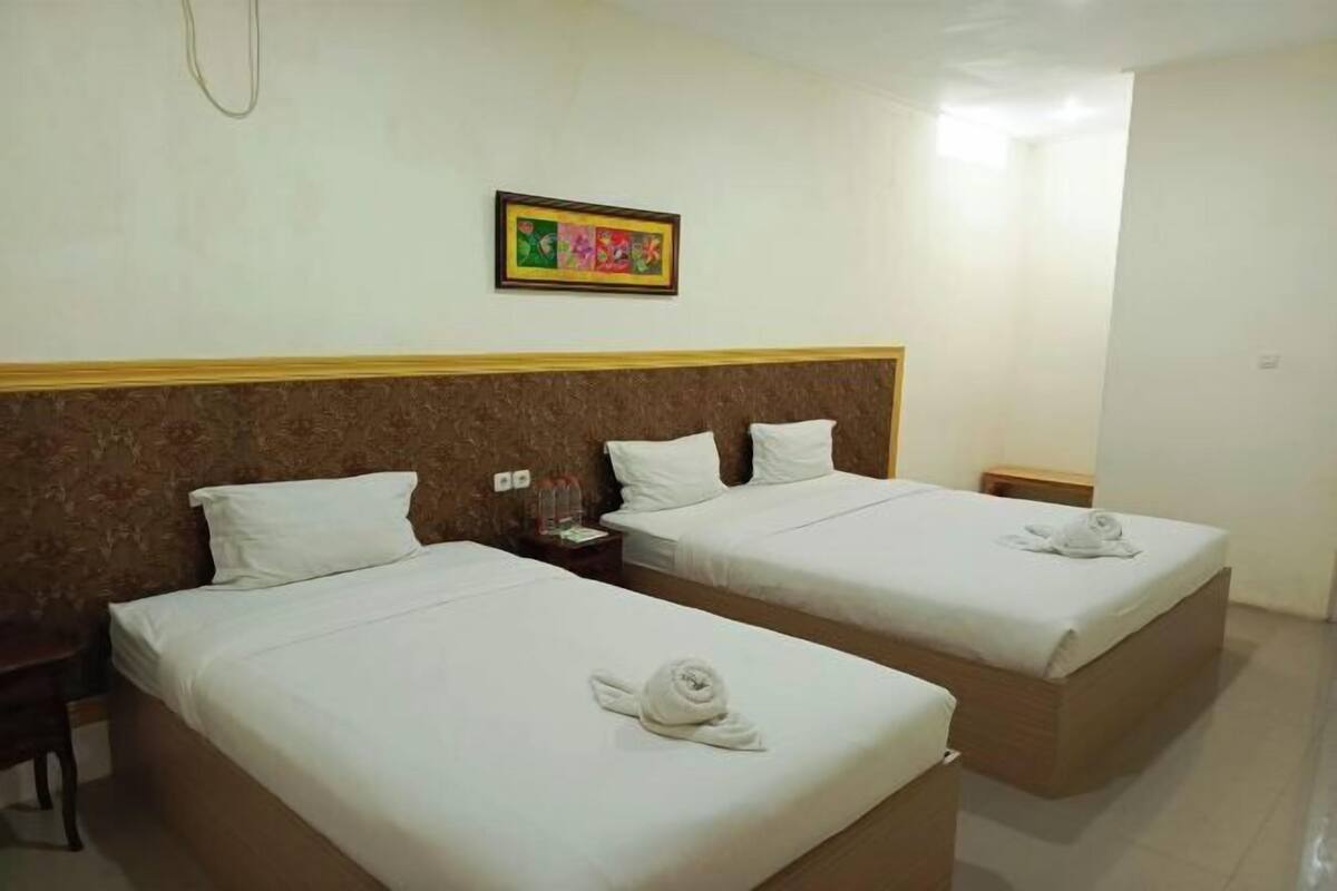 1 bedroom, desk, free WiFi, bed sheets