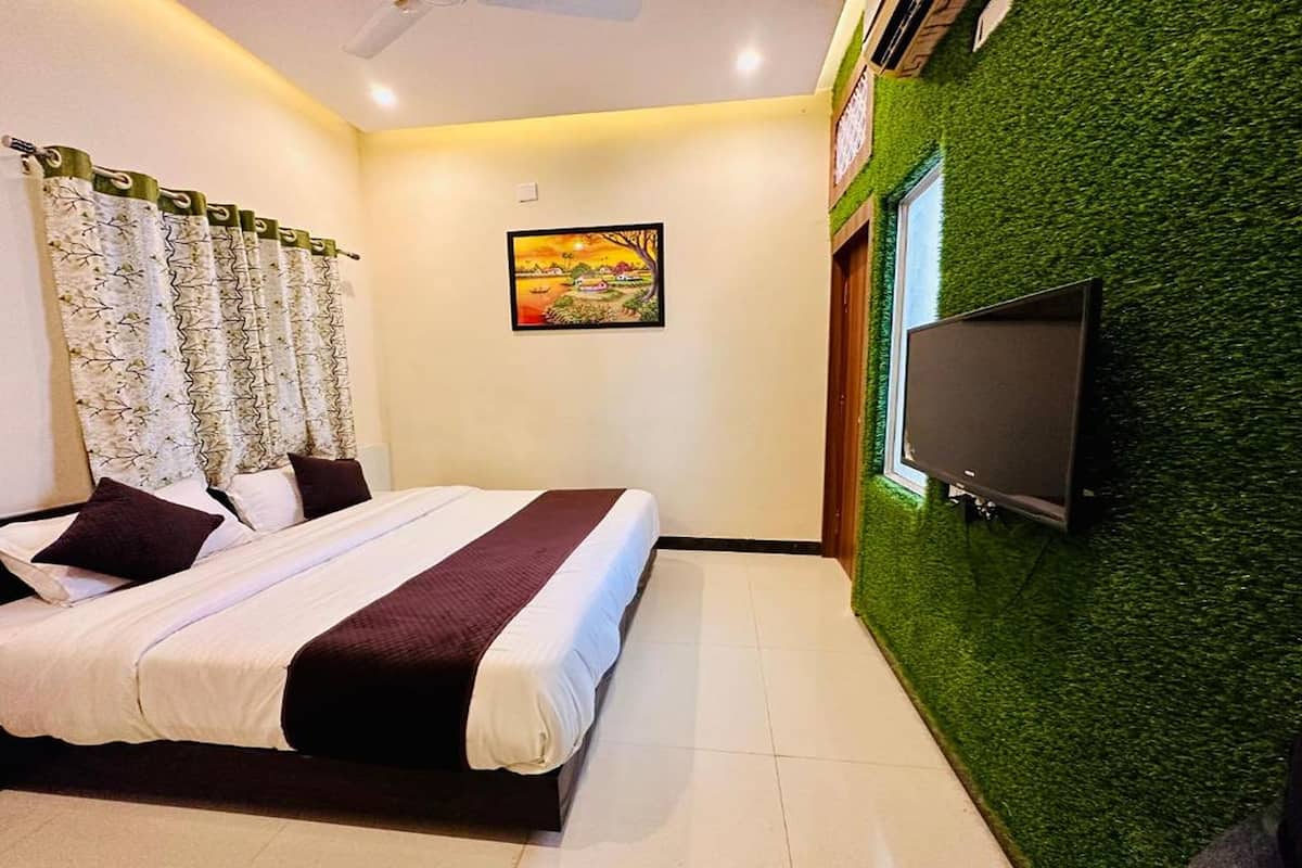 Phòng Superior, 1 giường cỡ queen | Bàn, truy cập Internet không dây miễn phí, bộ trải giường
