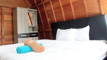 Deluxe Double Room | Minibar, desk, free WiFi, bed sheets