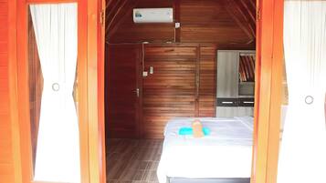 Deluxe Double Room | Minibar, desk, free WiFi, bed sheets