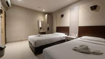 Deluxe Twin Room | Desk, free WiFi, bed sheets