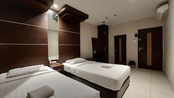 Superior Twin Room | Desk, free WiFi, bed sheets