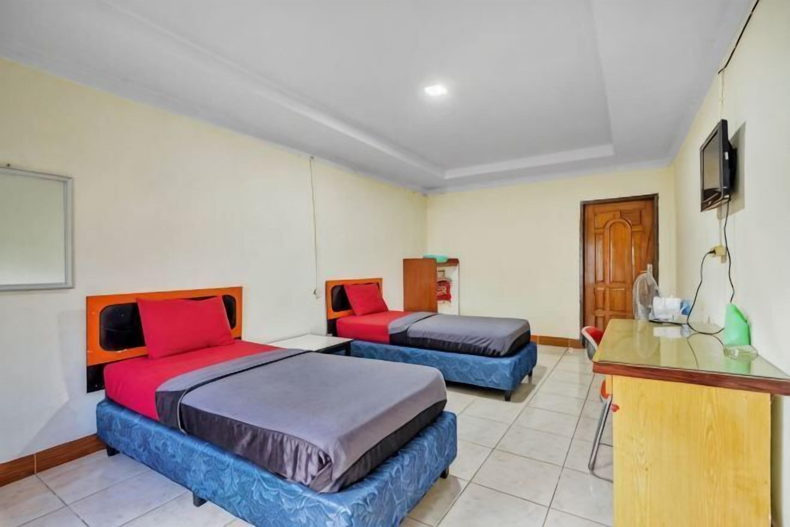 In-room safe, desk, free WiFi, bed sheets