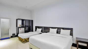 Studio Suite | In-room safe, desk, free WiFi, bed sheets