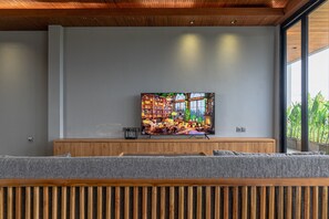 Penthouse, 4 Bedrooms | Living area