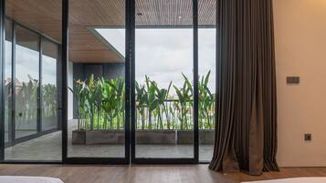 Penthouse, 4 Bedrooms | Desk, iron/ironing board, free WiFi, bed sheets