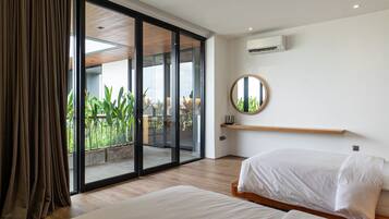 Penthouse, 3 Bedrooms | Desk, iron/ironing board, free WiFi, bed sheets