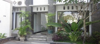 Hotel Warta Dua