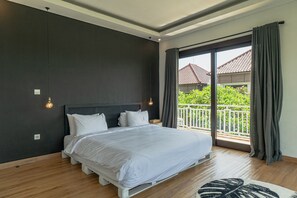 3 bedrooms, desk, free WiFi, bed sheets - Villa Prasuci (Canggu)