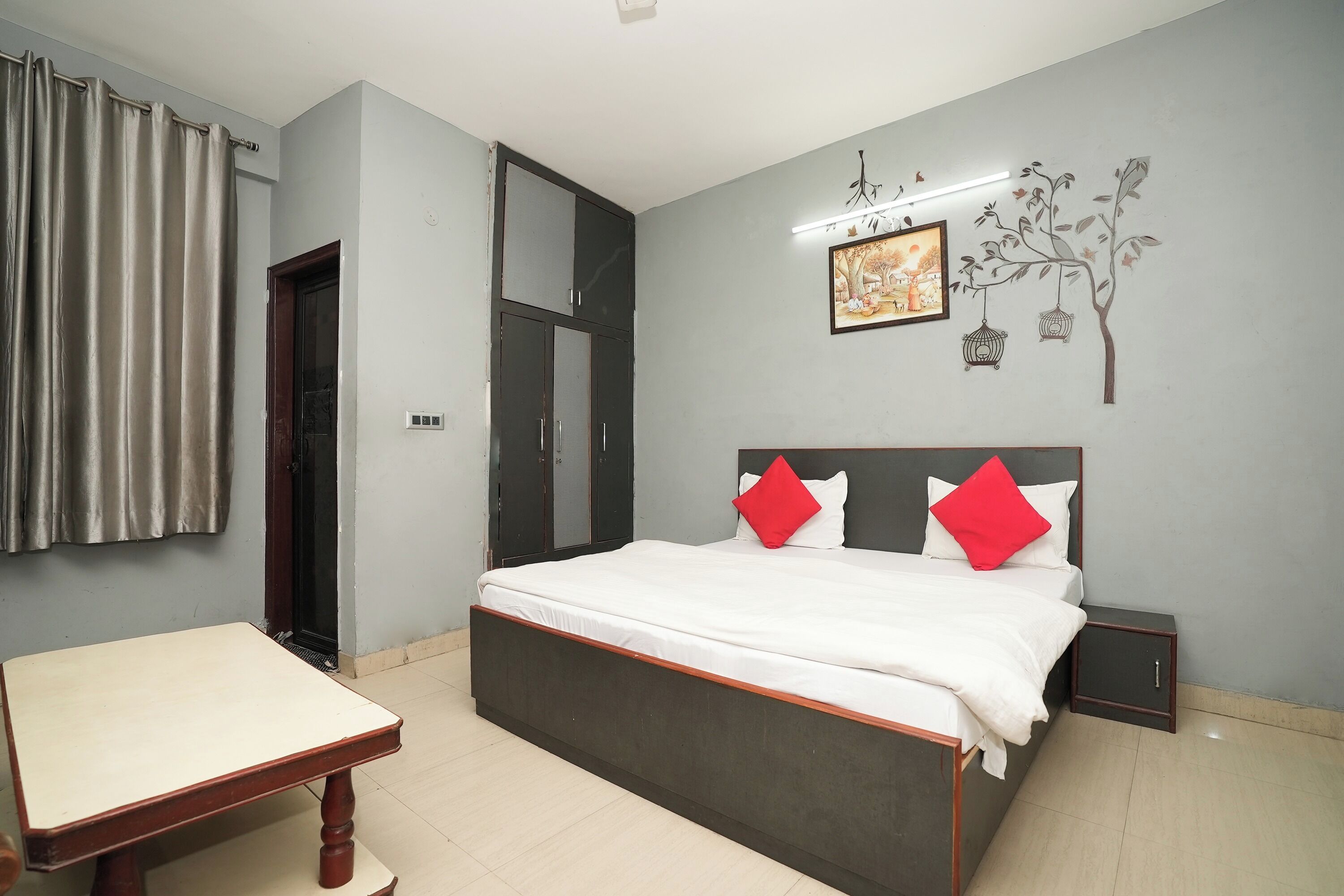 Deluxe Room | Desk, free WiFi, bed sheets