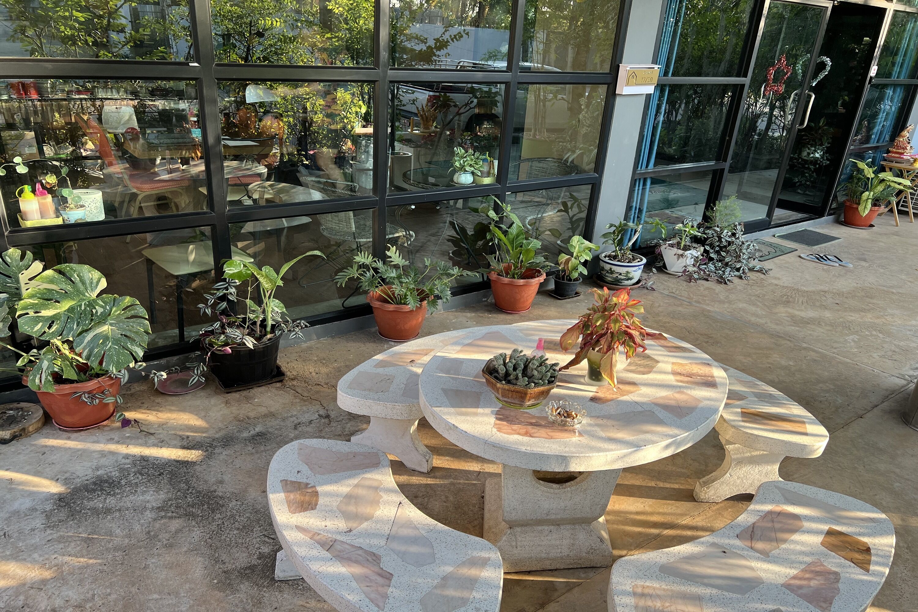 Photo - V Tharm Hotel