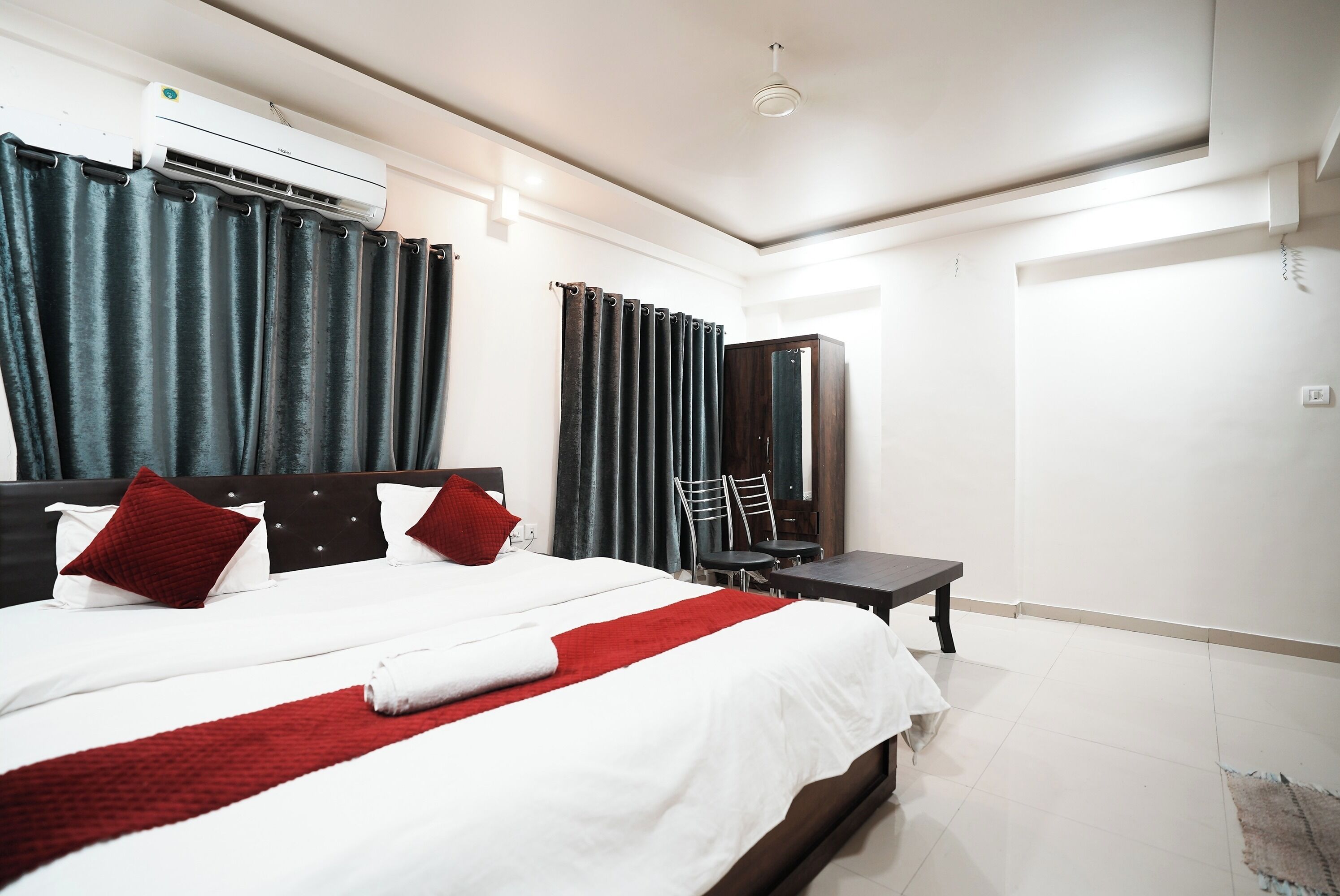 Deluxe Room | Desk, free WiFi, bed sheets