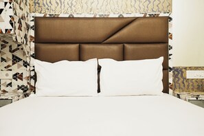 Deluxe kamer | Een bureau, gratis wifi, beddengoed