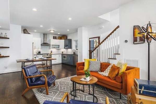 Smart TV - Belmont Retreat walk to Restaurants, Coffee, 12 South (Nashville)