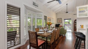 Dining - A Tropical Treat @ Sea Level / Port Douglas (PORT DOUGLAS)