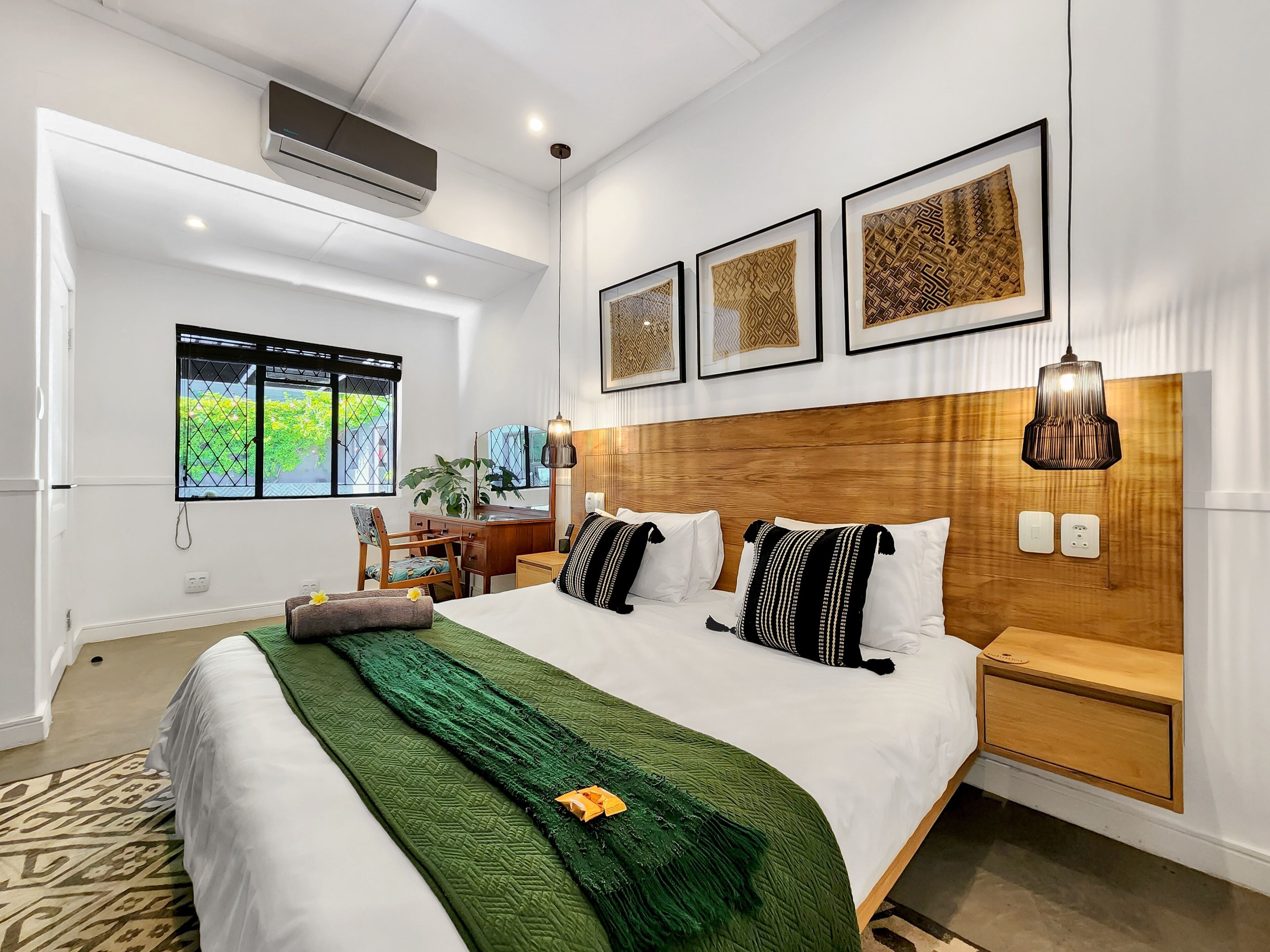 6 bedrooms, iron/ironing board, free WiFi, bed sheets