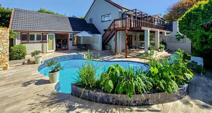 Clivia - Pinoak Self-catering Cottages