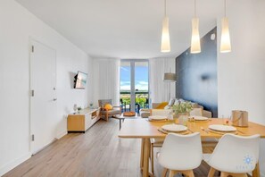 Interior - Condo Oasis + Gym & Amazing Pool (Hallandale Beach)
