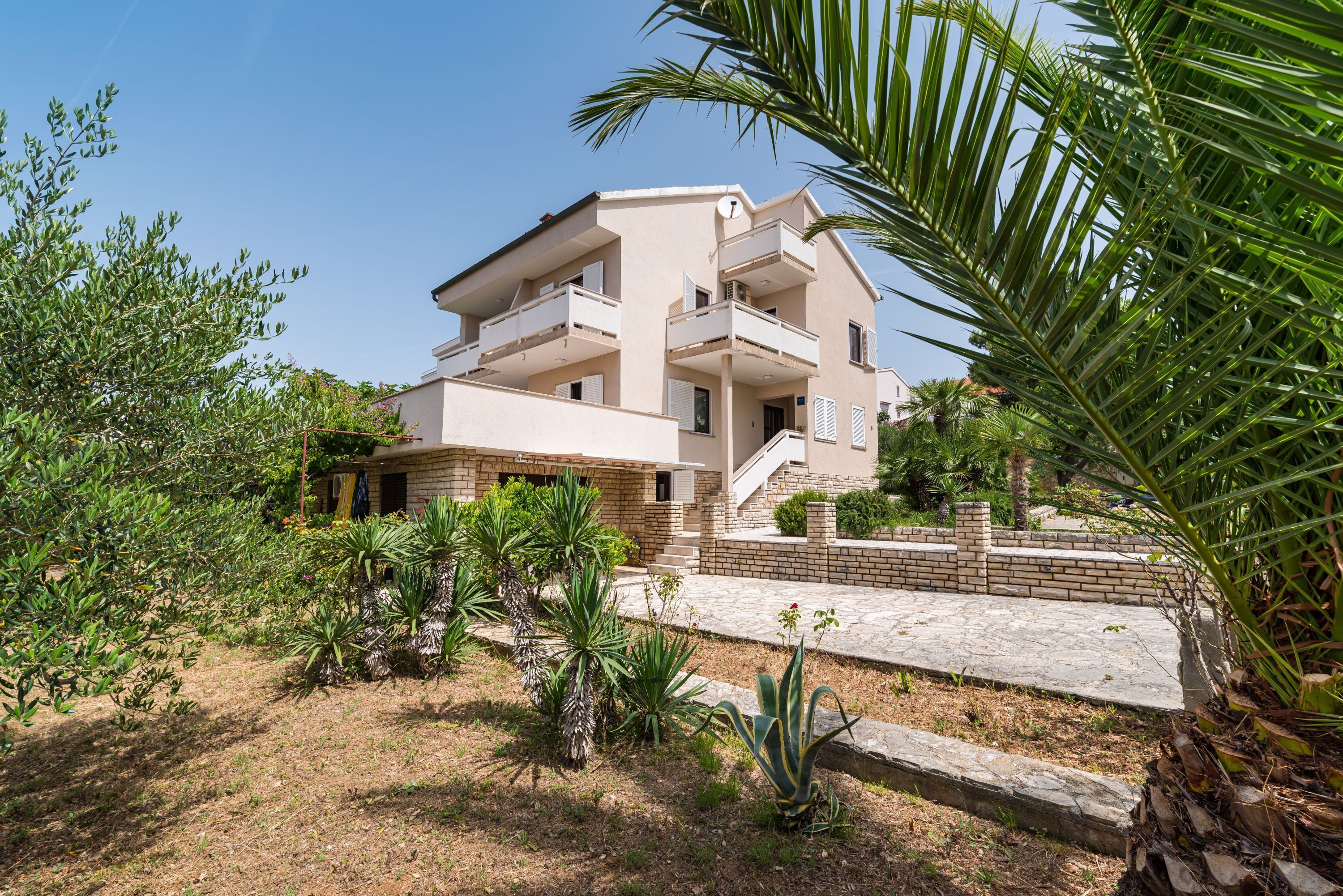 Apartamento, 1 quarto, sacada, vista para o jardim | Fachada