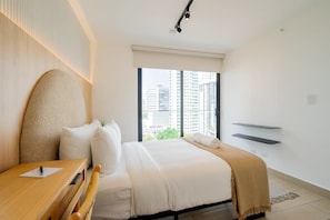 1 chambre, bureau, fer et planche à repasser, Wi-Fi