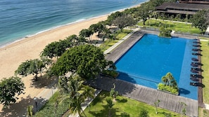 Outdoor pool - The Meru Sanur (Denpasar)