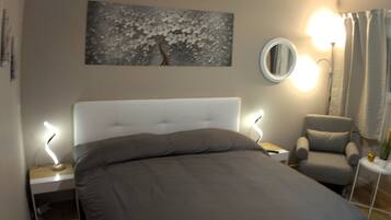 1 chambre, fer et planche Ă repasser, Wi-Fi gratuit, draps fournis