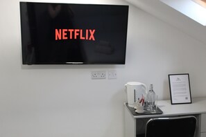 Chambre | 1 chambre, bureau, fer et planche à repasser, Wi-Fi gratuit