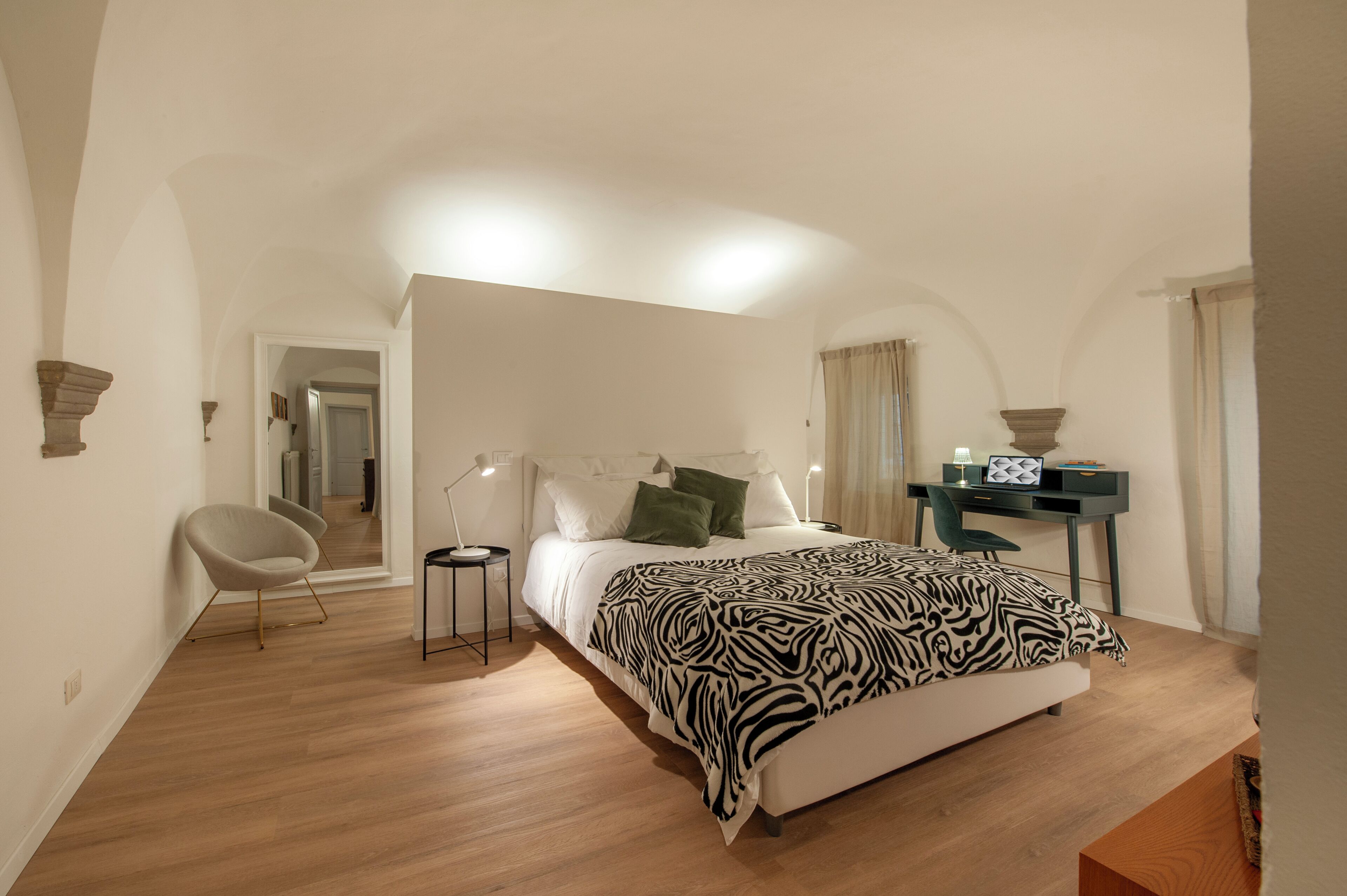 3 Schlafzimmer, Schreibtisch, Bügeleisen/Bügelbrett, kostenloses WLAN