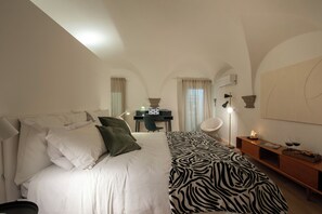 4 habitaciones, escritorio, tabla de planchar con plancha y wifi gratis 
