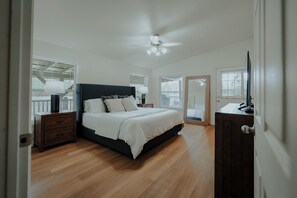 5 habitaciones, tabla de planchar con plancha y cuna de viaje