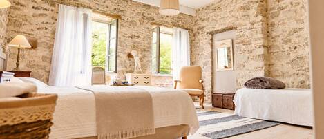 5 bedrooms, iron/ironing board, travel cot, free WiFi