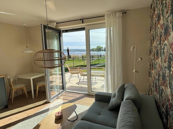 TV - Modernes Apartment Direkt am Schwielowsee (Schwielowsee)