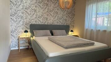 1 bedroom, travel crib, WiFi, bed sheets