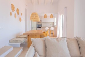 TV - Villa Sol C - Stunning beaches and Seaview (San Jaime Mediterráneo)