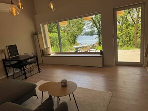 Living area - Exclusive bungalow with lake view (Schwielowsee)