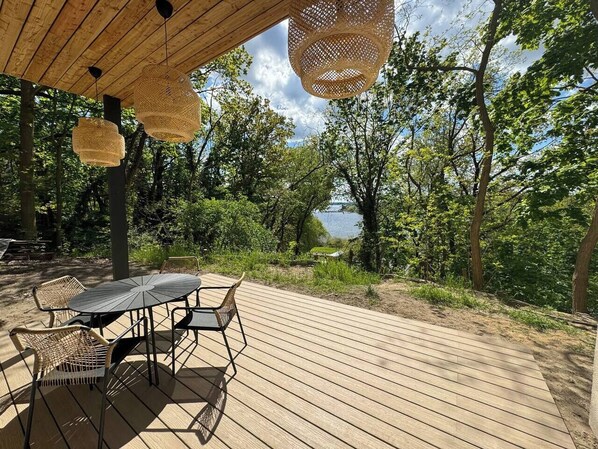 Outdoor dining - Exclusive bungalow with lake view (Schwielowsee)