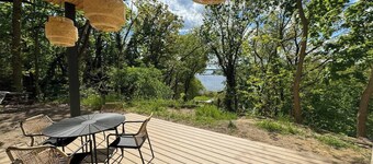 Exclusive bungalow with lake view