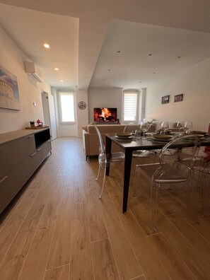 Dining - DREAMING HOLIDAYS (San Felice del Benaco)